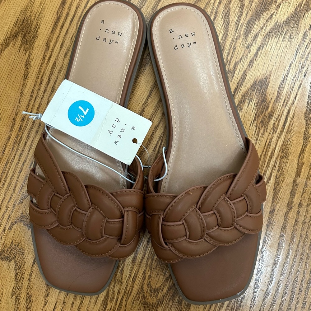 NWT brown braided slip on leather sandals 7.5